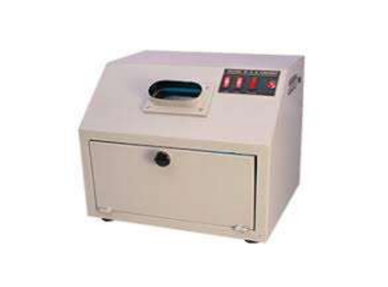 I0180 - Ultra violet inspection cabinet (U. V. cabinet)